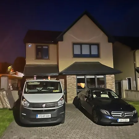 Privatunterkunft 1 Luxurious In Family