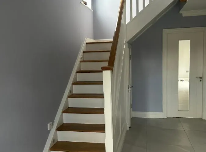 1 Luxurious In Family Проживання в сім'ї *