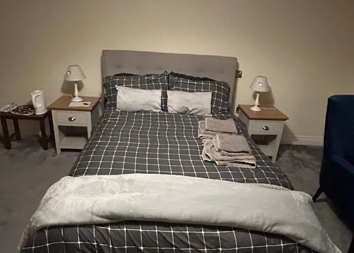 Проживання в сім'ї 1 Luxurious In Family