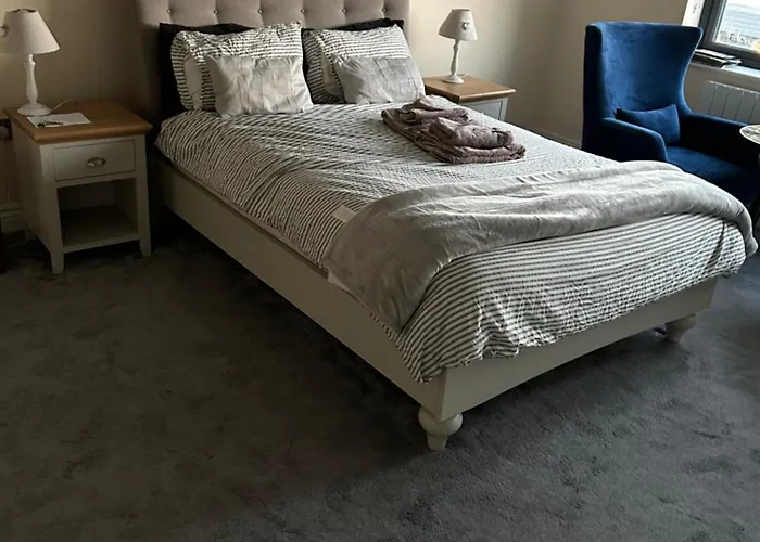 Проживання в сім'ї 1 Luxurious In Family *