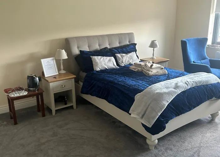 Проживання в сім'ї 1 Luxurious In Family