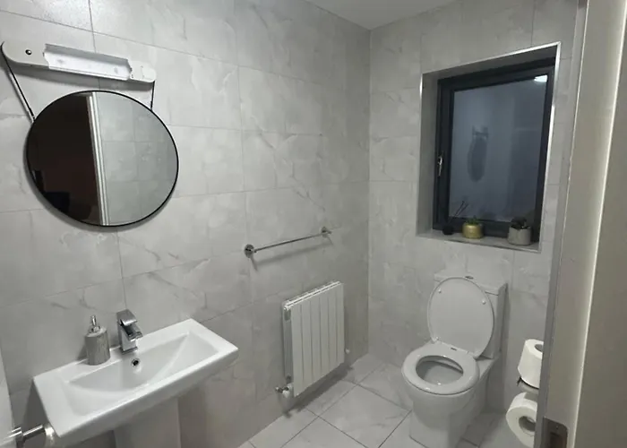 1 Luxurious In Family Проживання в сім'ї